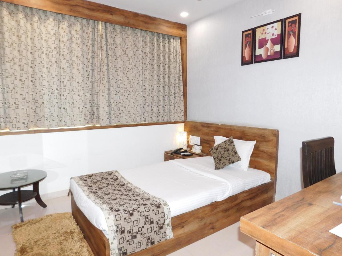 Hotel Shiva Club And Resort Mundra Екстер'єр фото